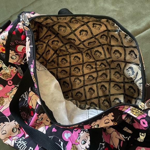 Betty Boop Black and Pink Travel Bag  a littli dirty inside - Picture 12 of 12